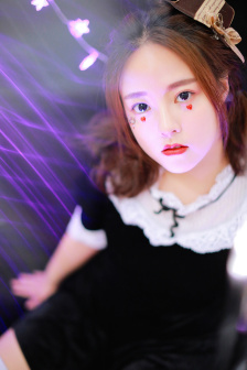 钟嘉欣晒孕期泳装照